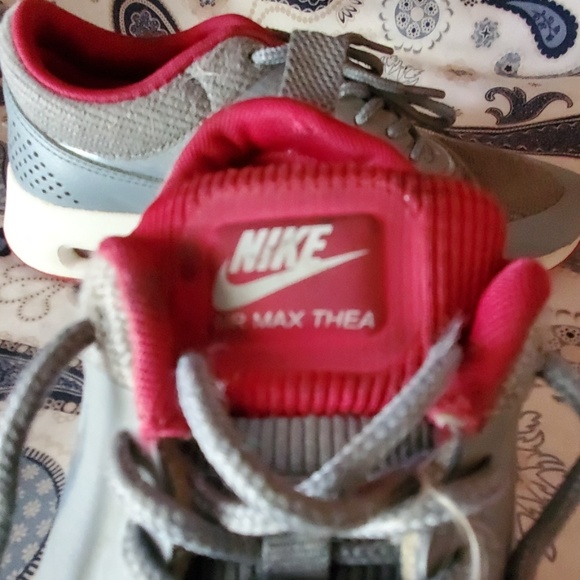 NIKE - Picture 7 of 8